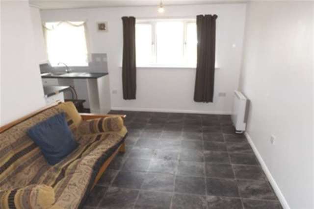  Image of 1 bedroom Flat to rent in Bellhouse Road Sheffield S5 at Sheffield, S5 0RF