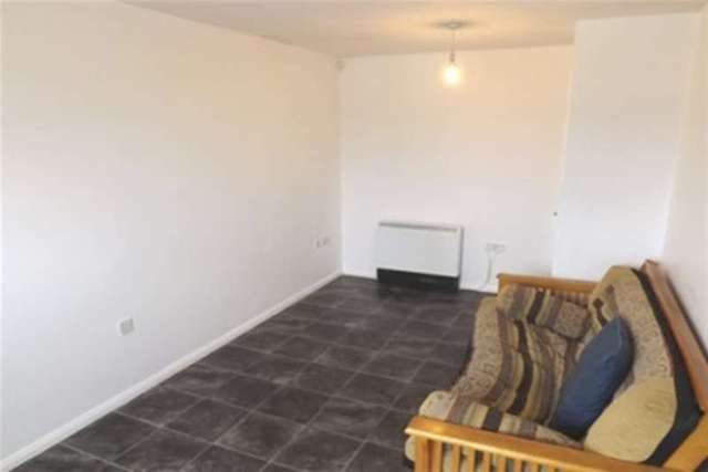  Image of 1 bedroom Flat to rent in Bellhouse Road Sheffield S5 at Sheffield, S5 0RF