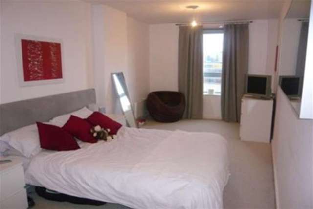  Image of 1 bedroom Flat to rent in Gotts Road Leeds LS12 at Leeds, LS12 1DE
