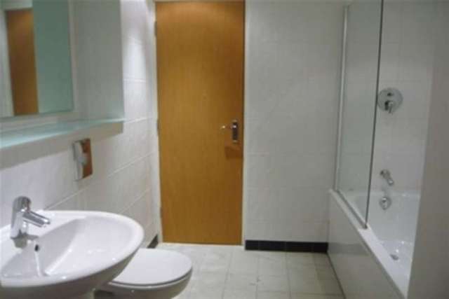  Image of 1 bedroom Flat to rent in Gotts Road Leeds LS12 at Leeds, LS12 1DE