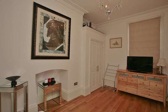  Image of 2 bedroom Ground Flat for sale in Bertie Terrace Warwick Place Leamington Spa CV32 at Leamington Spa Warwickshire, CV32 5BL