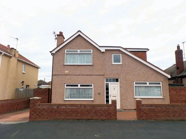  Image of 3 bedroom Detached house to rent in Berwyn Crescent Prestatyn LL19 at Berwyn Crescent  Prestatyn, LL19 7UL
