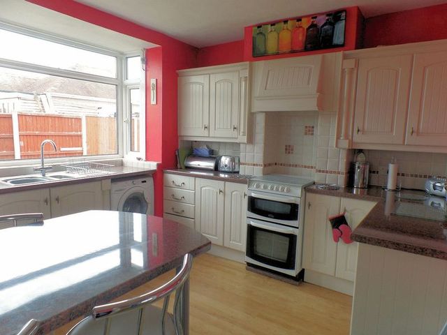  Image of 3 bedroom Detached house to rent in Berwyn Crescent Prestatyn LL19 at Berwyn Crescent  Prestatyn, LL19 7UL