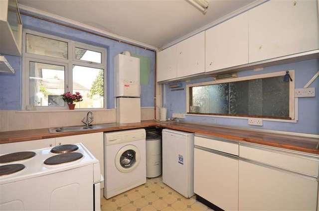  Image of 3 bedroom Semi-Detached house for sale in Bevan Way Hornchurch RM12 at Hornchurch Essex Hornchurch, RM12 6EJ