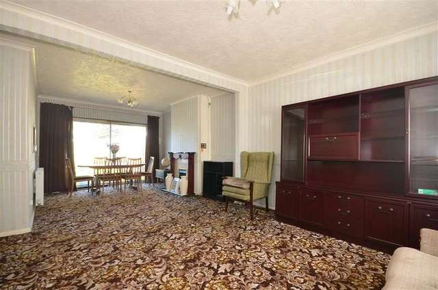  Image of 3 bedroom Semi-Detached house for sale in Bevan Way Hornchurch RM12 at Hornchurch Essex Hornchurch, RM12 6EJ