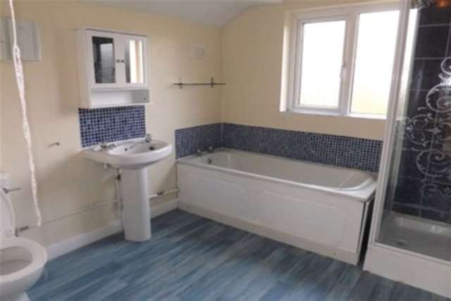  Image of 3 bedroom Property to rent in Bibury Road Hall Green Birmingham B28 at Birmingham, B28 0HG
