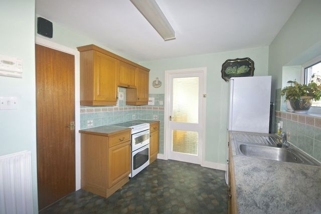  Image of 3 bedroom Detached house for sale in Birch Close Wedmore BS28 at Birch Close  Wedmore, BS28 4BG