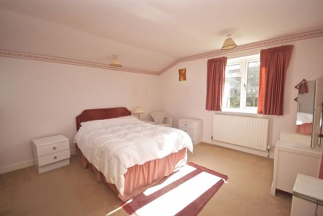  Image of 3 bedroom Detached house for sale in Birch Close Wedmore BS28 at Birch Close  Wedmore, BS28 4BG