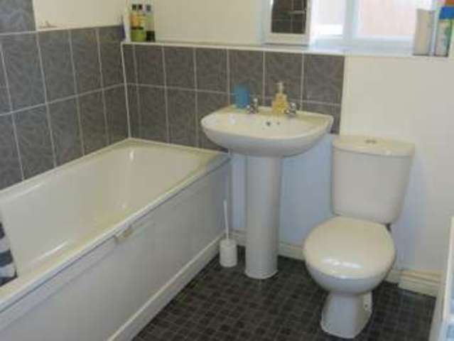  Image of 2 bedroom Flat to rent in Birmingham Road Oldbury B69 at Birmingham Road  Oldbury, B69 4EW