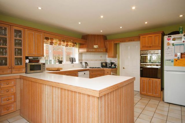  Image of 7 bedroom Detached house to rent in Bishops Field Aston Clinton Aylesbury HP22 at Bishops Field  Aston Clinton, HP22 5BB