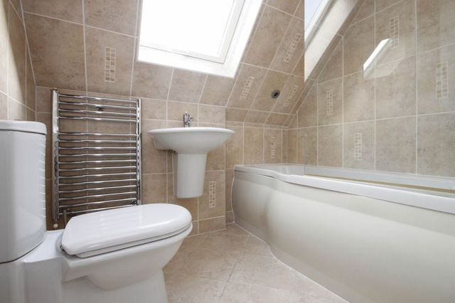  Image of 7 bedroom Detached house to rent in Bishops Field Aston Clinton Aylesbury HP22 at Bishops Field  Aston Clinton, HP22 5BB