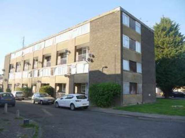  Image of 3 bedroom Flat for sale in Bishops Walk Aylesbury HP21 at Winchester House Bishops Walk Aylesbury, HP21 7LD