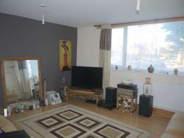  Image of 3 bedroom Flat for sale in Bishops Walk Aylesbury HP21 at Winchester House Bishops Walk Aylesbury, HP21 7LD