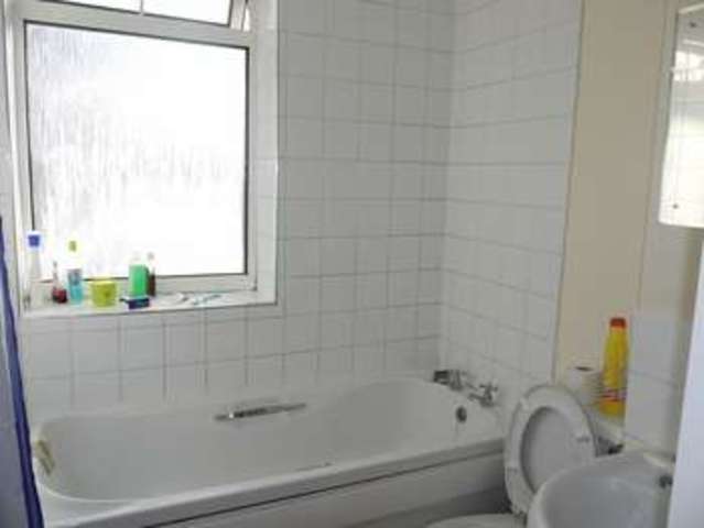  Image of 3 bedroom Flat for sale in Bishops Walk Aylesbury HP21 at Winchester House Bishops Walk Aylesbury, HP21 7LD