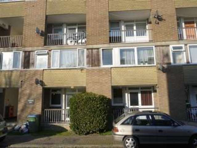 Image of 3 bedroom Flat for sale in Bishops Walk Aylesbury HP21 at Winchester House Bishops Walk Aylesbury, HP21 7LD