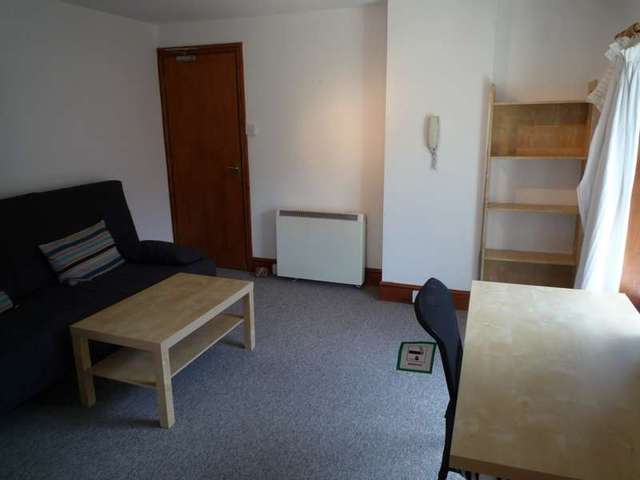  Image of 1 bedroom Apartment to rent in Blackall Road Exeter EX4 at Blackall Road  Exeter, EX4 4HE
