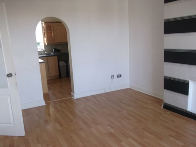  Image of 3 bedroom Flat to rent in Blacklands Avenue Kilwinning KA13 at Kilwinning North Ayrshire North Ayrshire, KA13 6HX