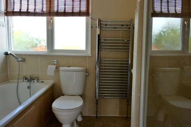  Image of 3 bedroom Terraced house to rent in Blagrove Drive Wokingham RG41 at Wokingham Berkshire Eastheath, RG41 4BB