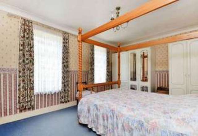  Image of 5 bedroom Terraced house for sale in Boundary Road London E13 at Boundary Road  London, E13 9PS