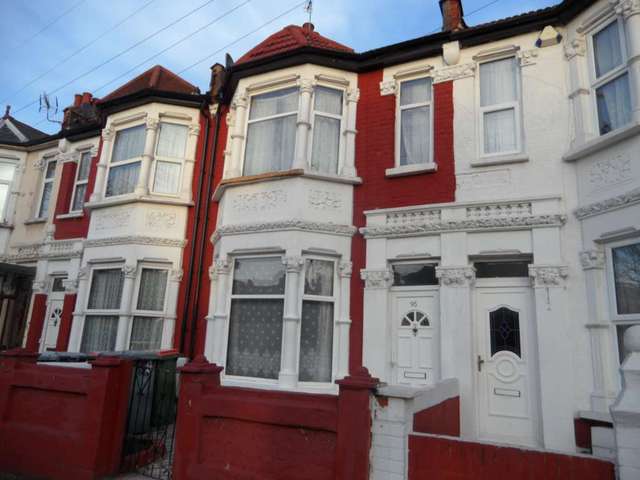  Image of 3 bedroom Terraced house to rent in Boundary Road London E13 at Boundary Road Plaistow London, E13 9QG