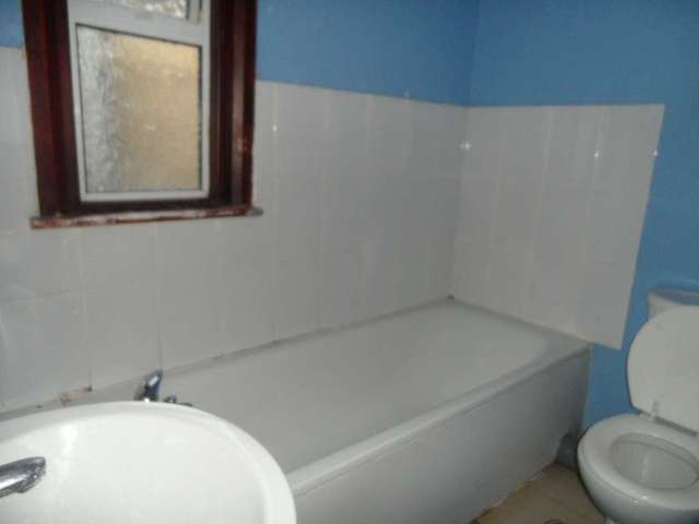  Image of 3 bedroom Terraced house to rent in Boundary Road London E13 at Boundary Road Plaistow London, E13 9QG