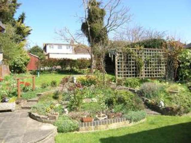  Image of 3 bedroom Detached house for sale in Highfield Road Bourne End SL8 at Highfield Road  Bourne End, SL8 5BE