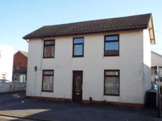  Image of 1 bedroom Flat for sale in Ashley Road Boscombe Bournemouth BH1 at Bournemouth Dorset Boscombe, BH1 4LJ