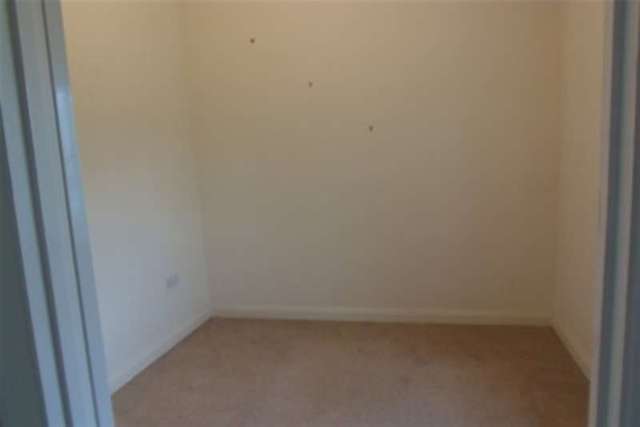  Image of 3 bedroom Terraced house to rent in Dartmoor Court Bovey Tracey Newton Abbot TQ13 at Newton Abbot, TQ13 9FG
