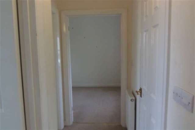  Image of 3 bedroom Terraced house to rent in Dartmoor Court Bovey Tracey Newton Abbot TQ13 at Newton Abbot, TQ13 9FG