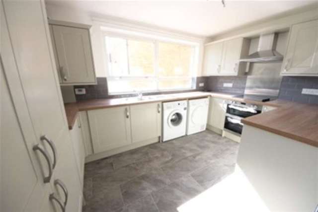  Image of 2 bedroom Flat to rent in The Shimmings Boxgrove Road Guildford GU1 at Guildford, GU1 2NG