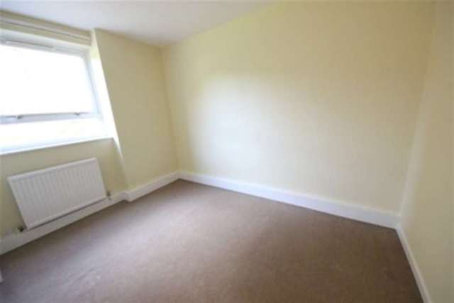  Image of 2 bedroom Flat to rent in The Shimmings Boxgrove Road Guildford GU1 at Guildford, GU1 2NG