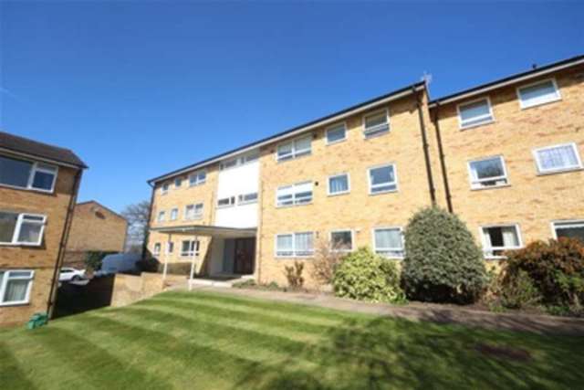  Image of 2 bedroom Flat to rent in The Shimmings Boxgrove Road Guildford GU1 at Guildford, GU1 2NG