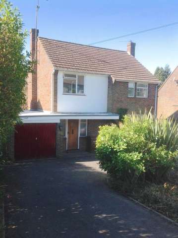 Image of 3 bedroom Detached house for sale in Hurtis Hill Crowborough TN6 at Hurtis Hill  Crowborough, TN6 3BL
