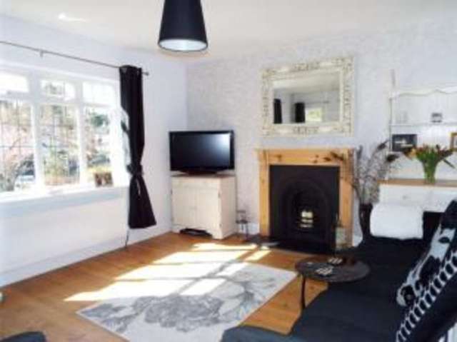  Image of 4 bedroom Bungalow for sale in Brancaster Lane Purley CR8 at Purley  Kenley, CR8 1HL