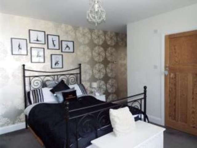  Image of 4 bedroom Bungalow for sale in Brancaster Lane Purley CR8 at Purley  Kenley, CR8 1HL