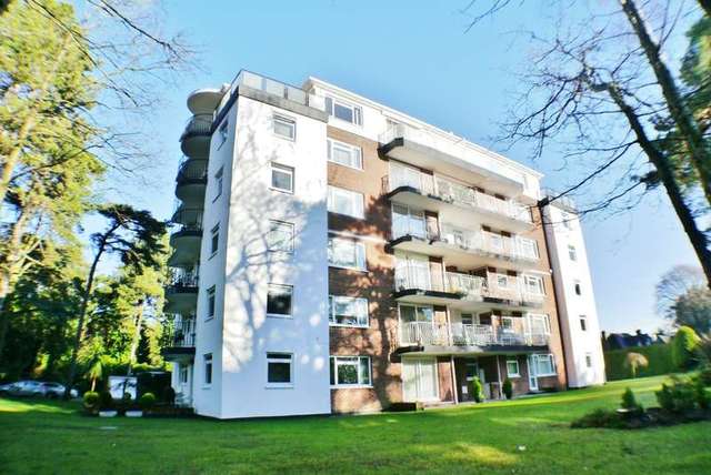  Image of 2 bedroom Flat to rent in The Avenue Westbourne Bournemouth BH13 at 13 The Avenue  Poole, BH13 6EZ