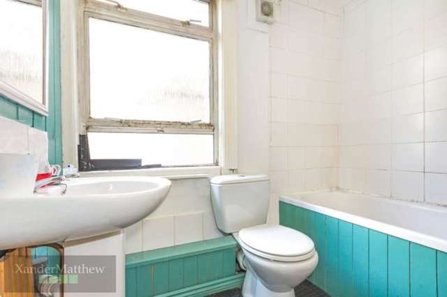  Image of 3 bedroom Flat for sale in Branksome Road London SW2 at Brixton, SW2 5JA