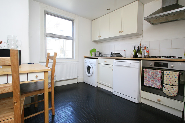  Image of 3 bedroom Apartment for sale in Branksome Road London SW2 at Branksome Road  Brixton, SW2 5JA