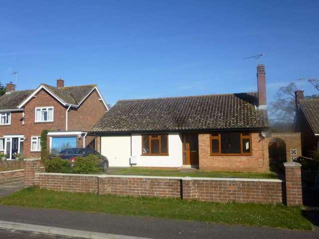  Image of 2 bedroom Bungalow to rent in Briarwood Road Woodbridge IP12 at Woodbridge, IP12 4DQ