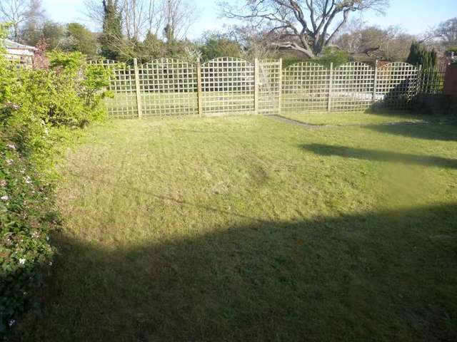  Image of 2 bedroom Bungalow to rent in Briarwood Road Woodbridge IP12 at Woodbridge, IP12 4DQ