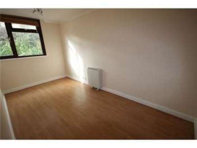  Image of 2 bedroom Flat to rent in Briary Road Portishead Bristol BS20 at Briary Road  Portishead, BS20 6NE