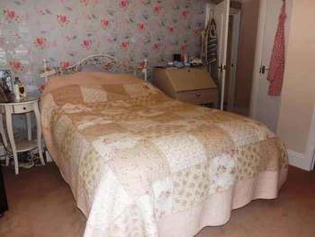  Image of 1 bedroom Flat to rent in Bridge Road Broadwater Worthing BN14 at Bridge Road  Worthing, BN14 7BX