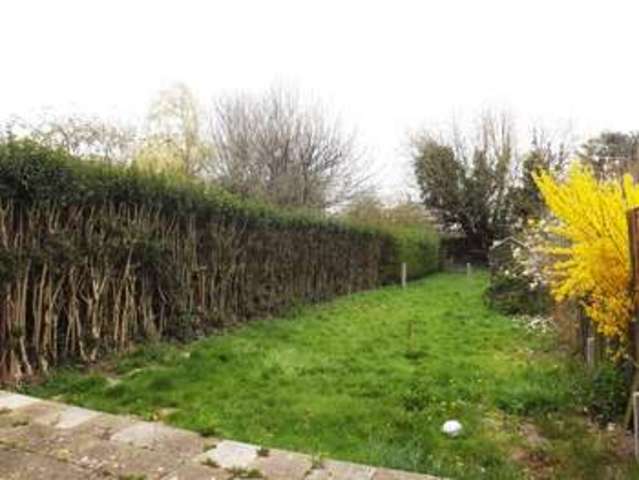  Image of 1 bedroom Flat to rent in Bridge Road Broadwater Worthing BN14 at Bridge Road  Worthing, BN14 7BX