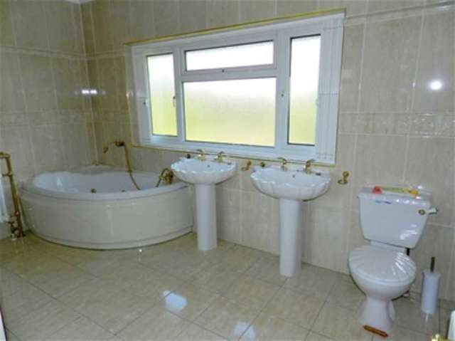  Image of 3 bedroom Detached house for sale in Broad Lane Bloxwich Walsall WS3 at Bloxwich, WS3 2TG