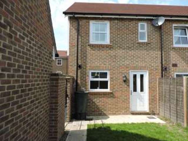  Image of 2 bedroom Terraced house to rent in Brockham Grange Sherfield-on-Loddon Hook RG27 at Brockham Grange Sherfield-On-Loddon Hook, RG27 0FT