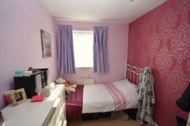  Image of 3 bedroom Terraced house for sale in Bromley Gardens Houghton Regis Dunstable LU5 at Bromley Gardens  Dunstable, LU5 5RJ