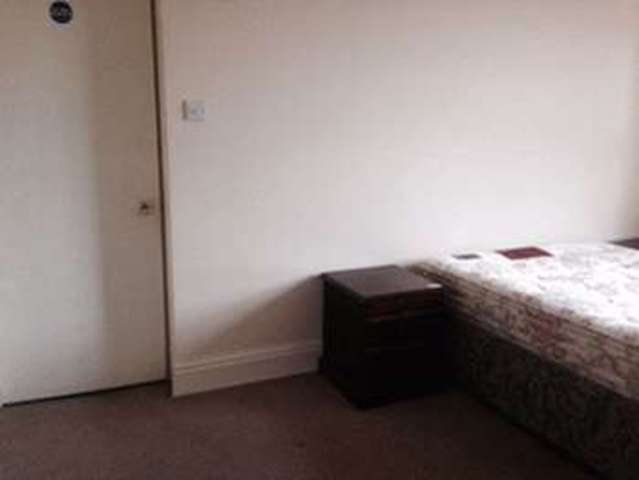 Image of 1 bedroom Terraced house to rent in Bromyard Road Worcester WR2 at Bromyard Road  Worcester, WR2 5DJ