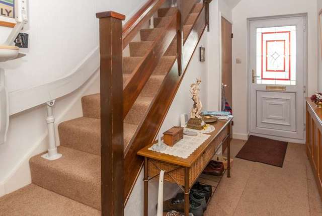 Image of 4 bedroom Detached house for sale in Brook Street Burton-on-the-Wolds Loughborough LE12 at Burton On The Wolds, LE12 5AB