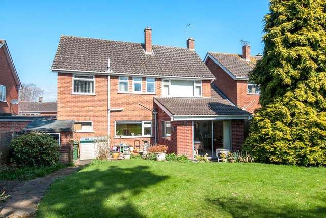  Image of 4 bedroom Detached house for sale in Brook Street Burton-on-the-Wolds Loughborough LE12 at Burton On The Wolds, LE12 5AB