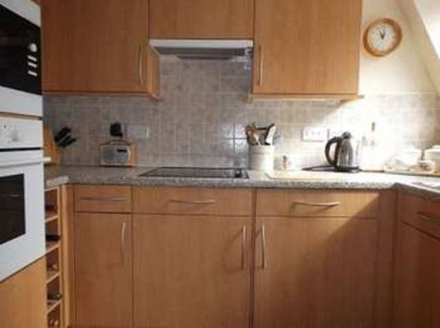  Image of 2 bedroom Flat for sale in Brownberrie Lane Horsforth Leeds LS18 at Brownberrie Lane Horsforth Leeds, LS18 5SR